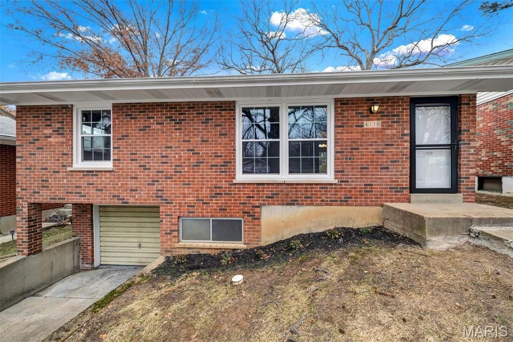 4116 Ammann Lane, St Louis, MO 63121
