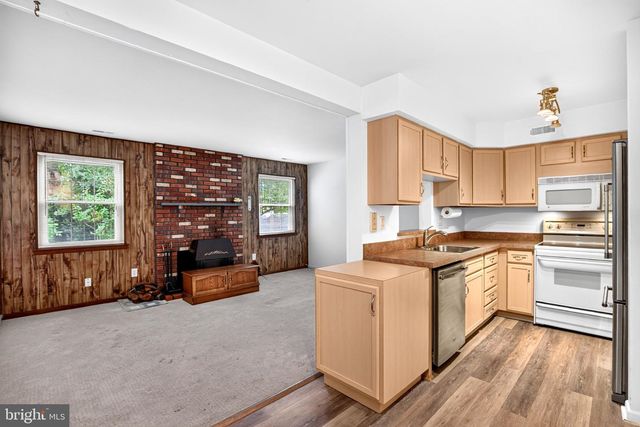 237 FOXWOOD LN, Marlton, NJ 08053