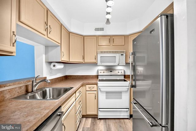 237 FOXWOOD LN, Marlton, NJ 08053