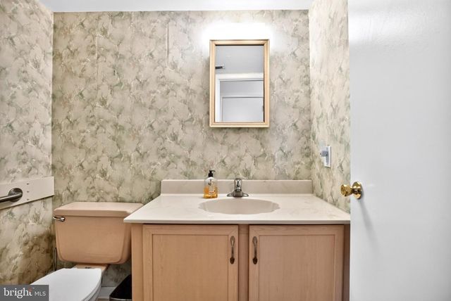 237 FOXWOOD LN, Marlton, NJ 08053
