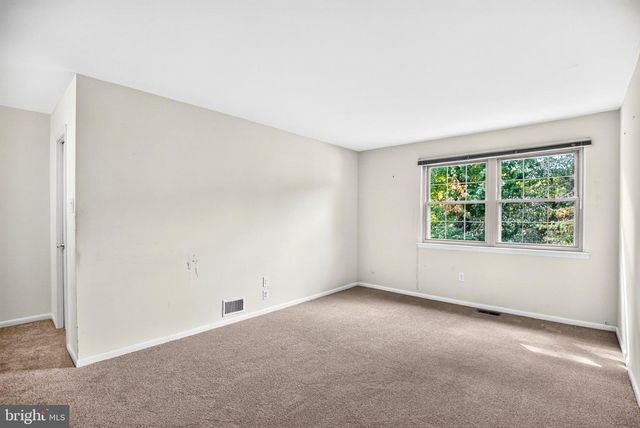 237 FOXWOOD LN, Marlton, NJ 08053