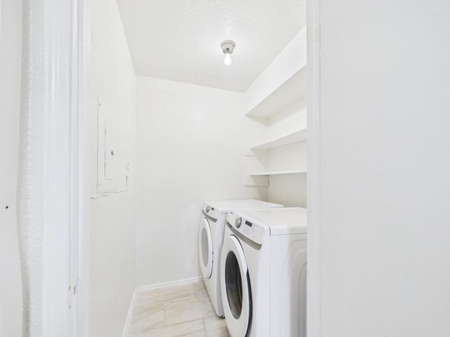 9700 Leawood Boulevard 322, Houston, TX 77099