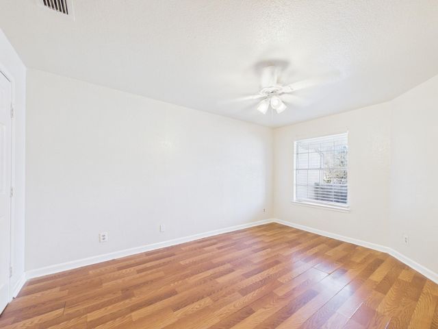 9700 Leawood Boulevard 322, Houston, TX 77099