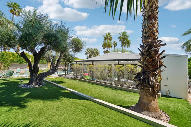 2101 N Berne Drive, Palm Springs, CA 92262