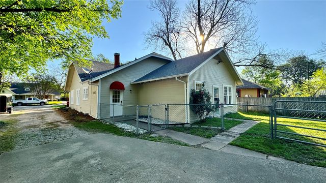 205 Elm Drive, Terrell, TX 75160