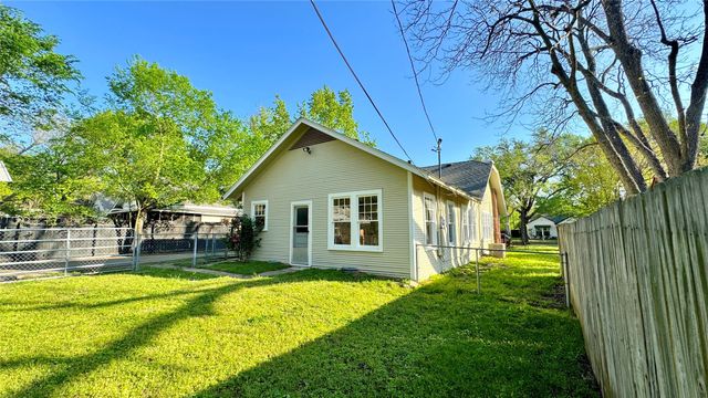 205 Elm Drive, Terrell, TX 75160