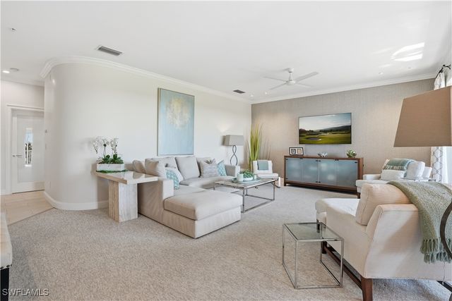 1600 Clermont DR J-302, Naples, FL 34109