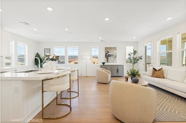 202 Heartland Way, Rancho Mission Viejo, CA 92694