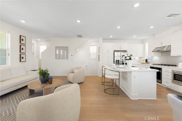 202 Heartland Way, Rancho Mission Viejo, CA 92694