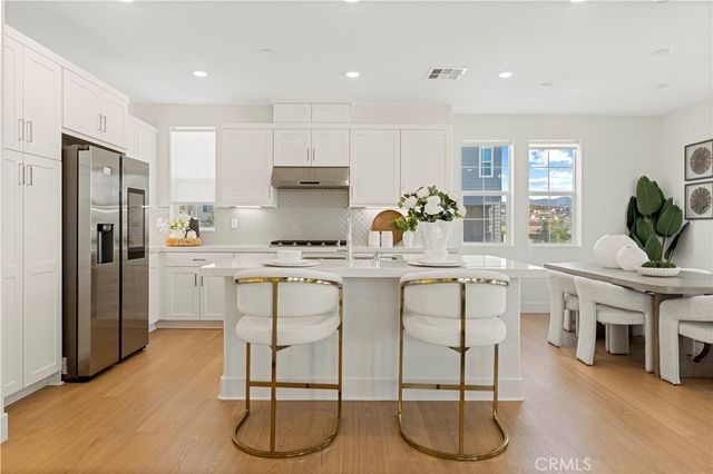 202 Heartland Way, Rancho Mission Viejo, CA 92694