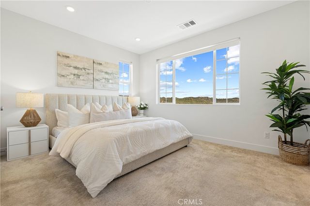 202 Heartland Way, Rancho Mission Viejo, CA 92694