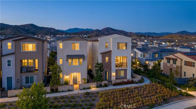 202 Heartland Way, Rancho Mission Viejo, CA 92694