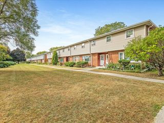 334 Northway Park Drive 5, Machesney Park, IL 61115