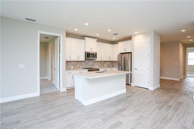 2626 Seychelles CIR 1405, Naples, FL 34112