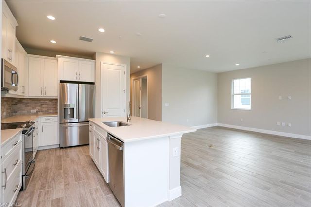 2626 Seychelles CIR 1405, Naples, FL 34112