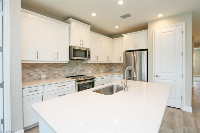 2626 Seychelles CIR 1405, Naples, FL 34112