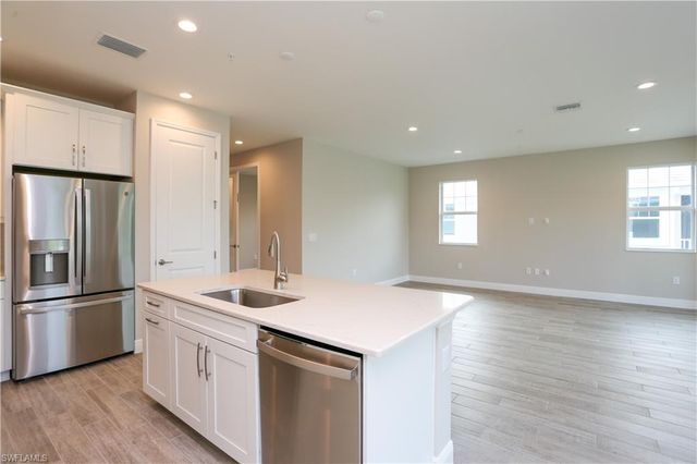 2626 Seychelles CIR 1405, Naples, FL 34112