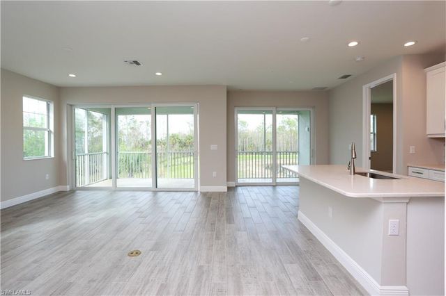 2626 Seychelles CIR 1405, Naples, FL 34112