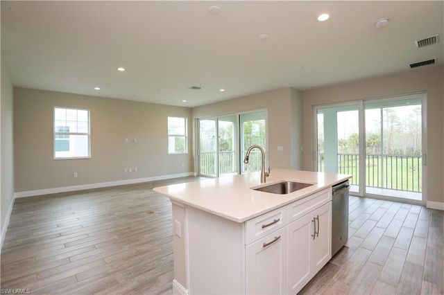 2626 Seychelles CIR 1405, Naples, FL 34112