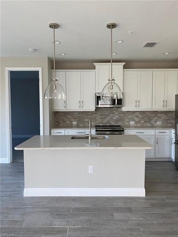 2626 Seychelles CIR 1405, Naples, FL 34112