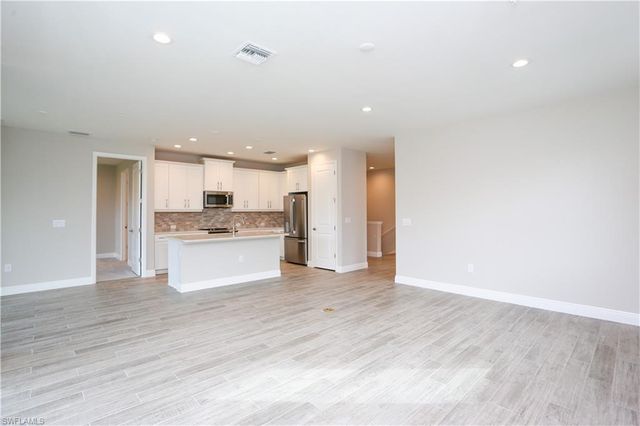 2626 Seychelles CIR 1405, Naples, FL 34112
