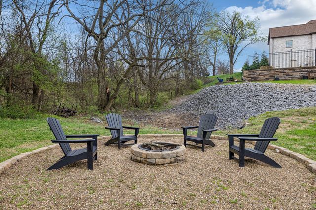 152 Dobson Knob Trl, Nolensville, TN 37135
