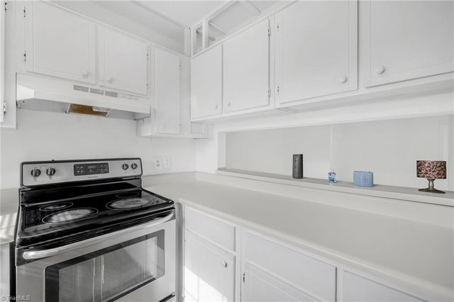 2235 Shadow Valley Road E, High Point, NC 27265