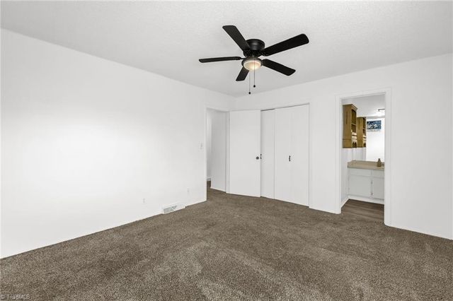 2235 Shadow Valley Road E, High Point, NC 27265