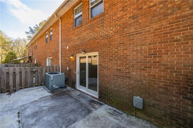 2235 Shadow Valley Road E, High Point, NC 27265