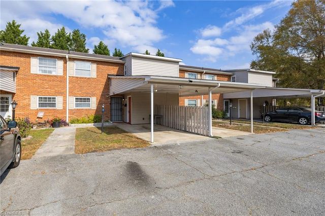 2235 Shadow Valley Road E, High Point, NC 27265