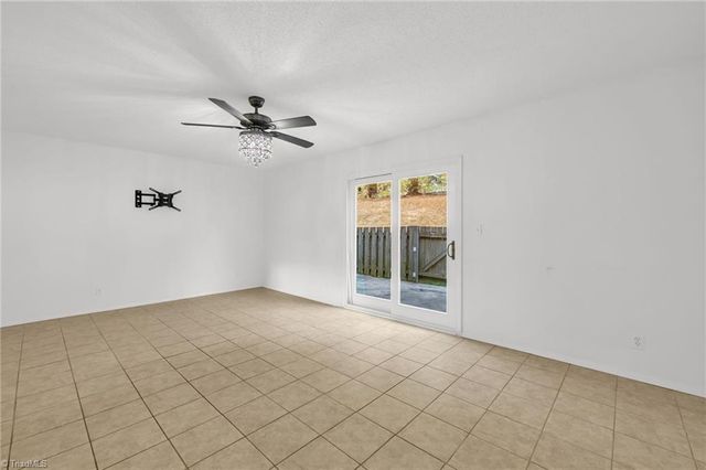 2235 Shadow Valley Road E, High Point, NC 27265