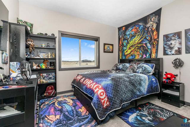 416 Bunyan Dr, Harrisburg, SD 57032