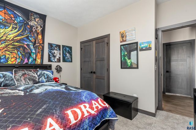 416 Bunyan Dr, Harrisburg, SD 57032