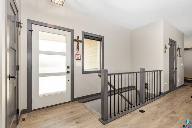 416 Bunyan Dr, Harrisburg, SD 57032