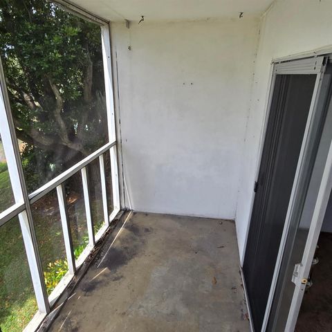 5420 NW 11th Street 202, Plantation, FL 33313