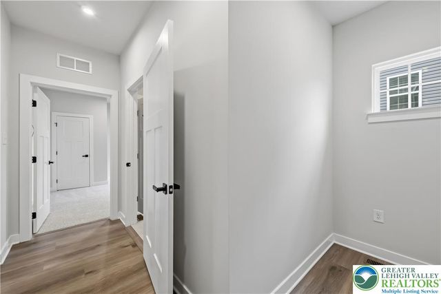 817 Hendon Lane, North Catasauqua Bor, PA 18032