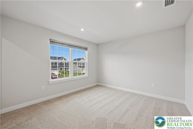 817 Hendon Lane, North Catasauqua Bor, PA 18032