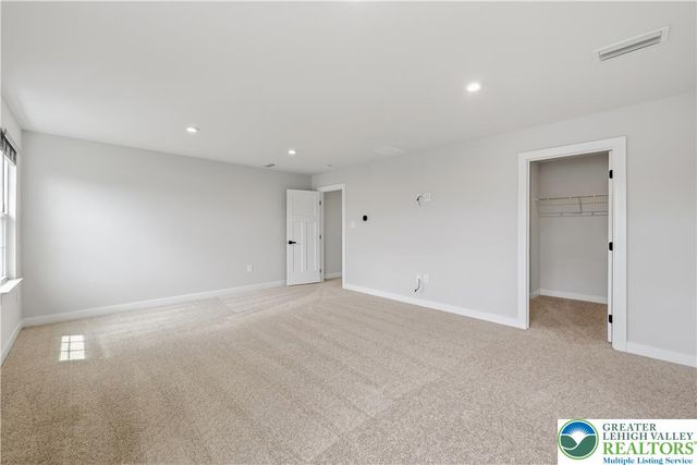 817 Hendon Lane, North Catasauqua Bor, PA 18032