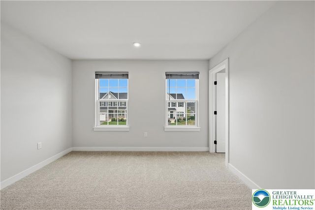 817 Hendon Lane, North Catasauqua Bor, PA 18032