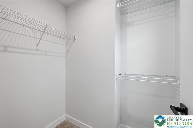 817 Hendon Lane, North Catasauqua Bor, PA 18032
