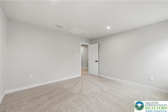 817 Hendon Lane, North Catasauqua Bor, PA 18032