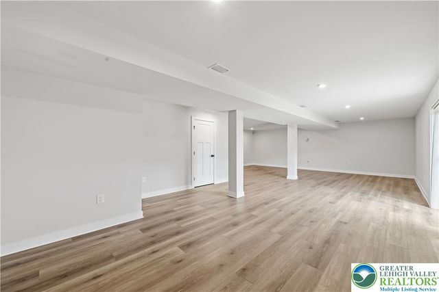817 Hendon Lane, North Catasauqua Bor, PA 18032