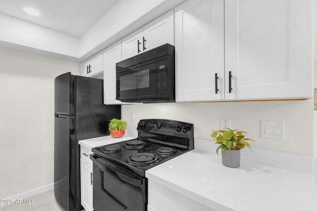 286 W PALOMINO Drive 150, Chandler, AZ 85225