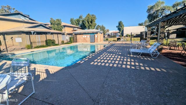 286 W PALOMINO Drive 150, Chandler, AZ 85225