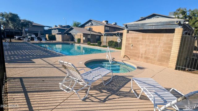 286 W PALOMINO Drive 150, Chandler, AZ 85225