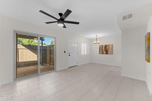 286 W PALOMINO Drive 150, Chandler, AZ 85225