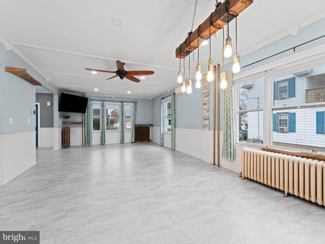 400 2ND ST, Swedesboro, NJ 08085