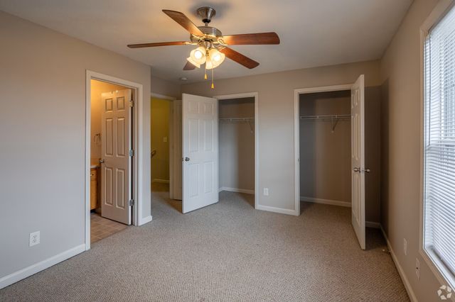 739 Heritage Pointe Cir, Clarksville, TN 37042
