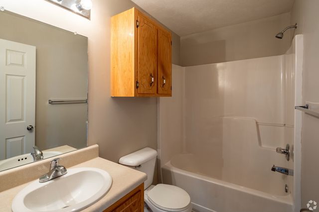739 Heritage Pointe Cir, Clarksville, TN 37042