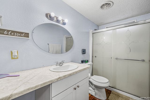 927 County Road 6846, Lytle, TX 78052